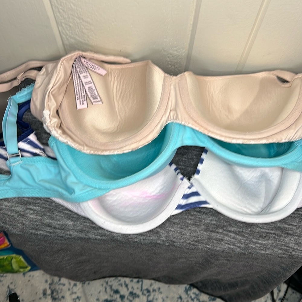 Victoria Secret 3 Bras bundle - Picture 2 of 8